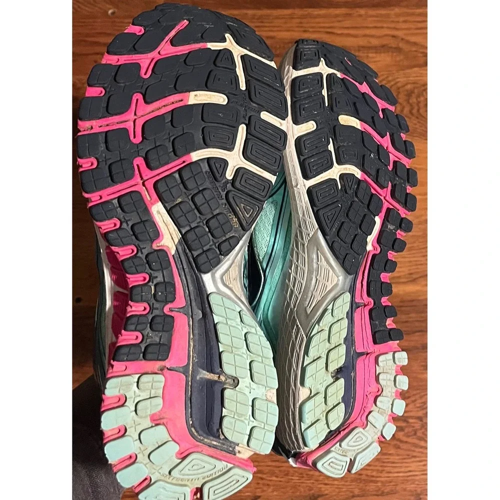 Brooks Adrenaline GTS 16 Womens 7.5 Running Shoes Teal Pink